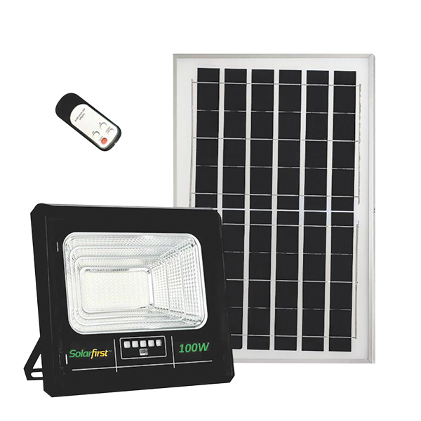 101899-Solarfirst-Economy 100W-LED-Solar-Security-Floodlight-with-Day/Night-Sensor